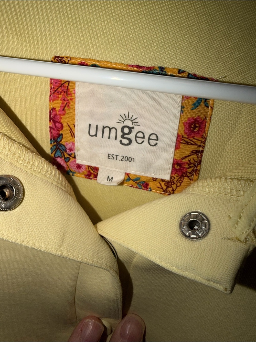 Umgee Pale Yellow Scalloped Collar Short Sleeve Top - Picture 3 of 4